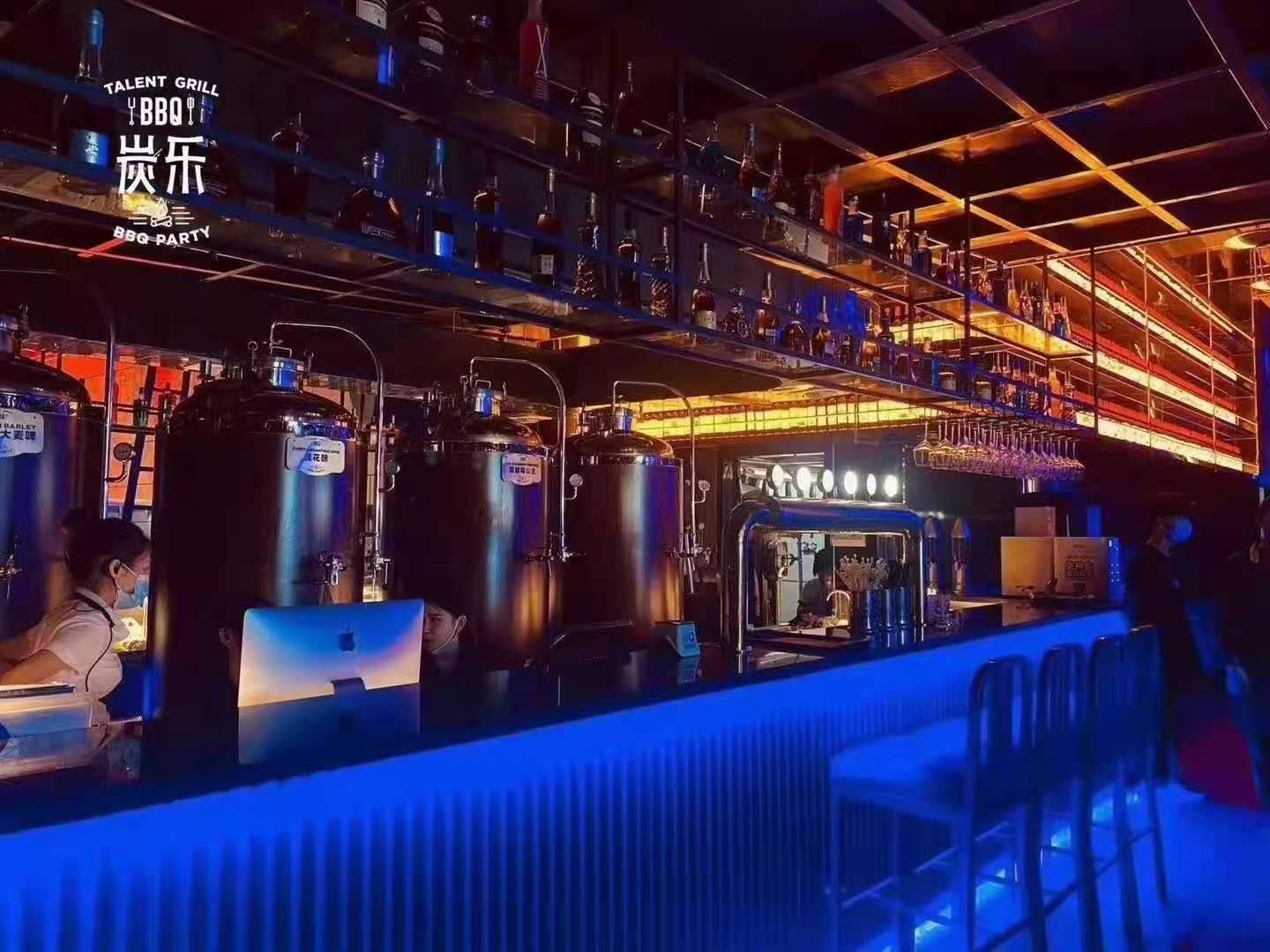 镜头下的微醺 丹尼斯唐精酿啤酒的影像叙事